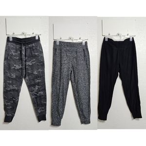 Bundle of [3] Sweatpants / Joggers with Pockets and Drawstring Size Small